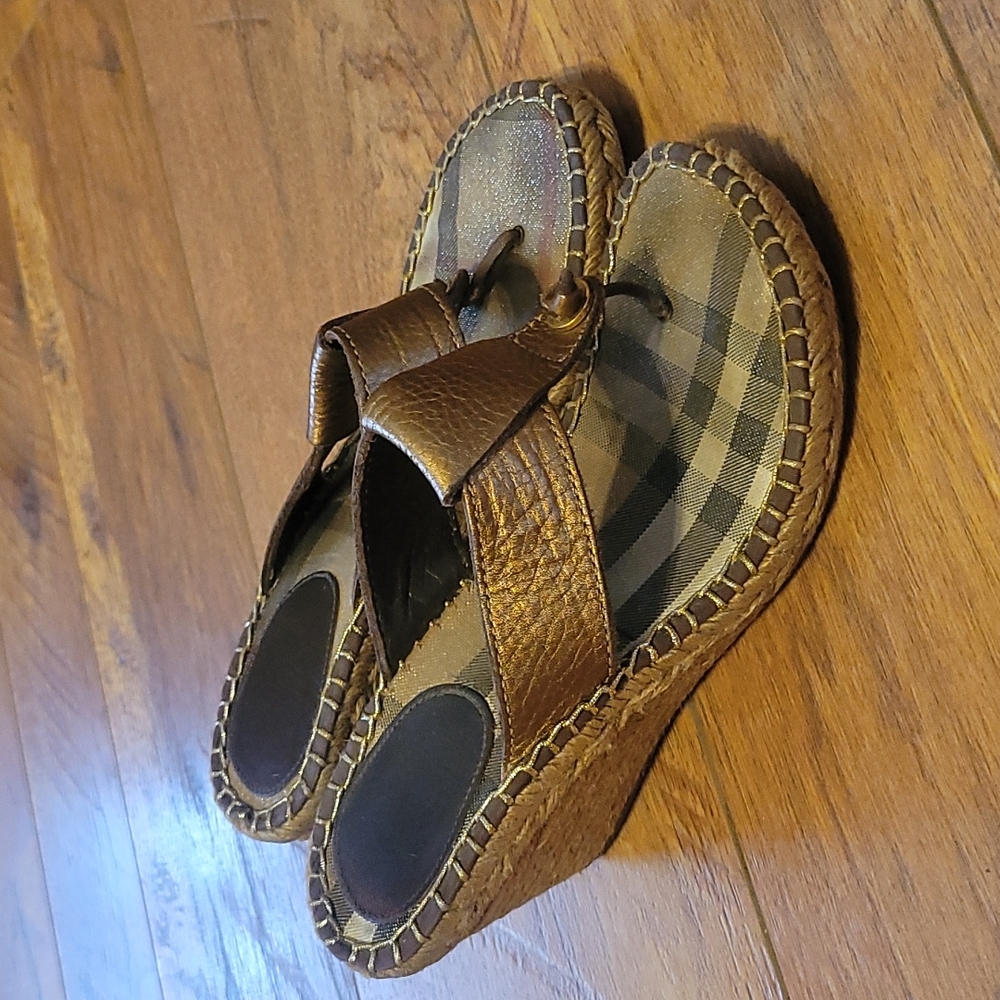 Authentic Burberry sz 37 metalllic leather wedges